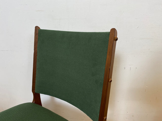 WMK I Set aus 6 skandinavischen Designer Stühlen von Erik Buck aus Nussbaum mit grünem Stoffbezug