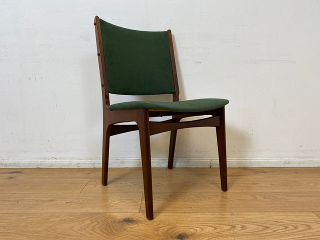 WMK I Set aus 6 skandinavischen Designer Stühlen von Erik Buck aus Nussbaum mit grünem Stoffbezug