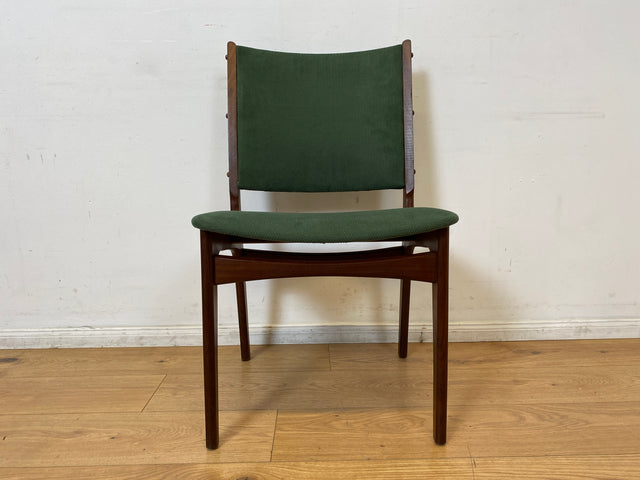 WMK I Set aus 6 skandinavischen Designer Stühlen von Erik Buck aus Nussbaum mit grünem Stoffbezug