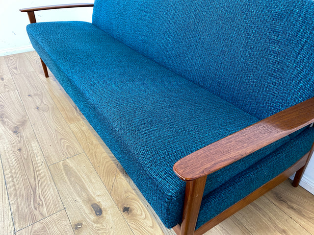 Elegantes skandinavisches Mid-Century Sofa mit Schlaffunktion , Teakholz Rahmen, und petrol Blauem Original Bezug I Couch Schlafsofa Schlafcouch Daybed Sitzgarnitur Danish Design Vintage 60er I