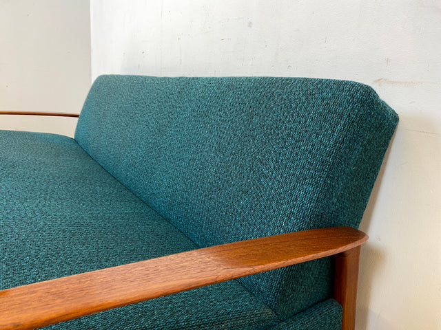 Elegantes skandinavisches Mid-Century Sofa mit Schlaffunktion , Teakholz Rahmen, und petrol Blauem Original Bezug I Couch Schlafsofa Schlafcouch Daybed Sitzgarnitur Danish Design Vintage 60er I