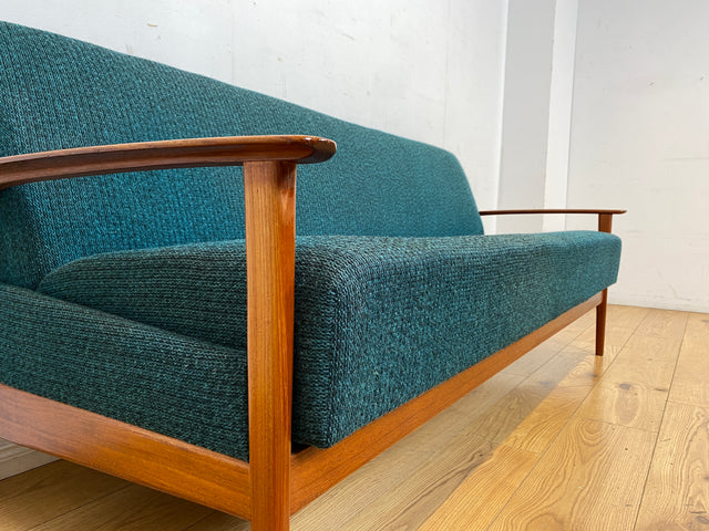 Elegantes skandinavisches Mid-Century Sofa mit Schlaffunktion , Teakholz Rahmen, und petrol Blauem Original Bezug I Couch Schlafsofa Schlafcouch Daybed Sitzgarnitur Danish Design Vintage 60er I