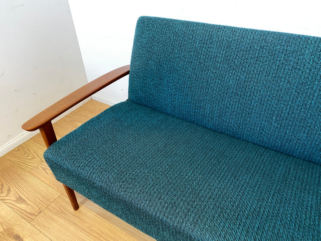 Elegantes skandinavisches Mid-Century Sofa mit Schlaffunktion , Teakholz Rahmen, und petrol Blauem Original Bezug I Couch Schlafsofa Schlafcouch Daybed Sitzgarnitur Danish Design Vintage 60er I
