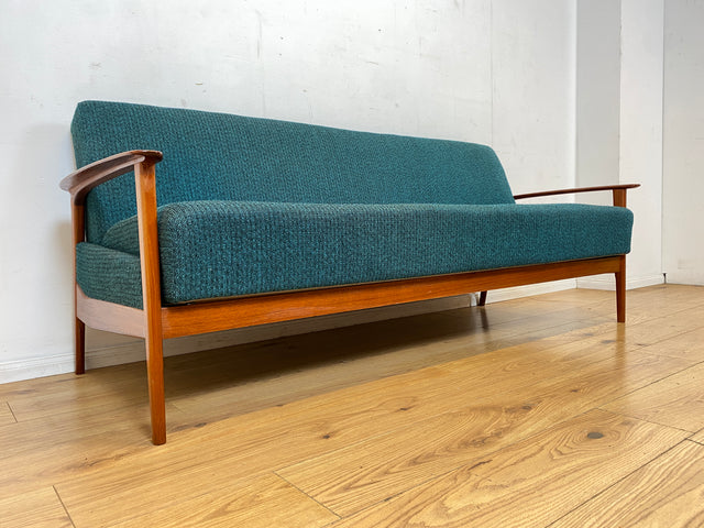 Elegantes skandinavisches Mid-Century Sofa mit Schlaffunktion , Teakholz Rahmen, und petrol Blauem Original Bezug I Couch Schlafsofa Schlafcouch Daybed Sitzgarnitur Danish Design Vintage 60er I