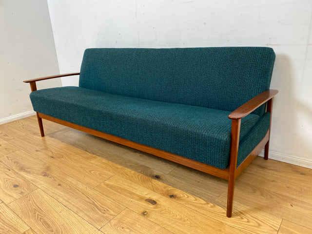 Elegantes skandinavisches Mid-Century Sofa mit Schlaffunktion , Teakholz Rahmen, und petrol Blauem Original Bezug I Couch Schlafsofa Schlafcouch Daybed Sitzgarnitur Danish Design Vintage 60er I