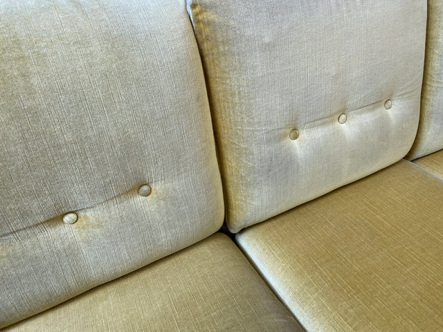 WMK I Retro pur! I Schönes und gemütliches Space Age Sofa auf Kugelrollen in senffarbigem Stoffbezug & Kunstleder