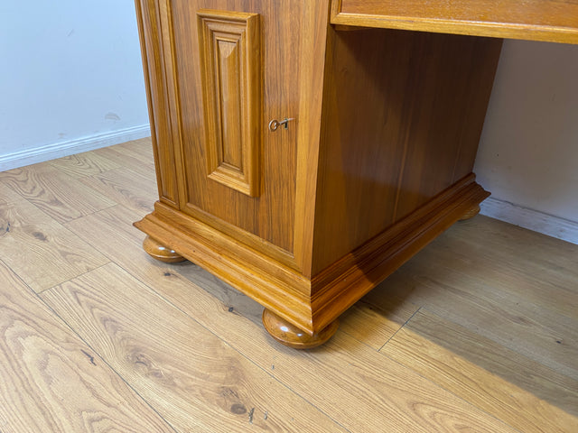 WMK I Hochwertiger Vintage 2-Personen Schreibtisch im Antiken Stil in Nussbaum