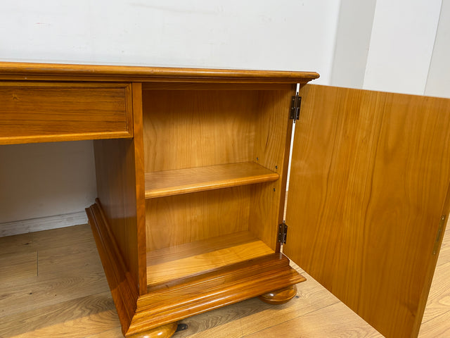 WMK I Hochwertiger Vintage 2-Personen Schreibtisch im Antiken Stil in Nussbaum