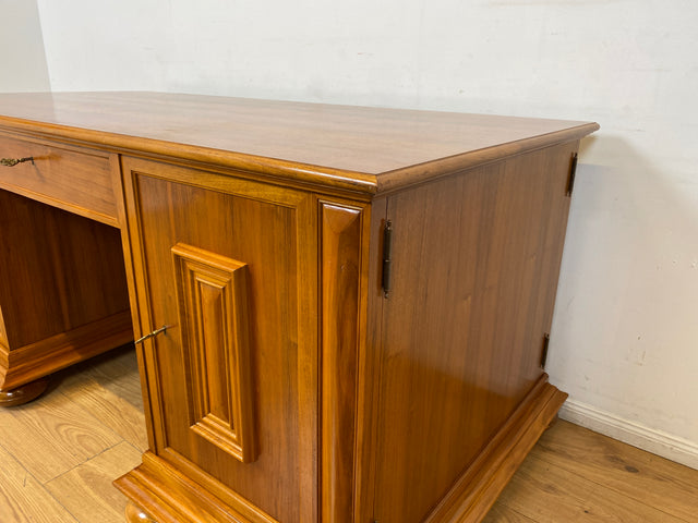 WMK I Hochwertiger Vintage 2-Personen Schreibtisch im Antiken Stil in Nussbaum