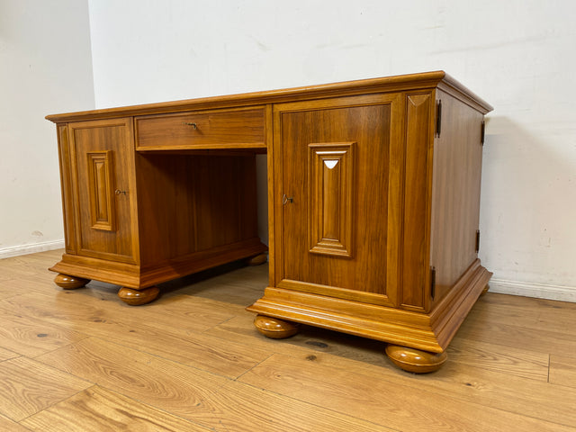 WMK I Hochwertiger Vintage 2-Personen Schreibtisch im Antiken Stil in Nussbaum
