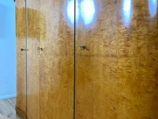 Wunderschöner und sehr gut erhaltener 30er Jahre Art Deco Kleiderschrank aus vollem Holz mit guter Aufteilung I Schrank Schlafzimmerschrank Wäscheschrank Vintage Antik Alt I