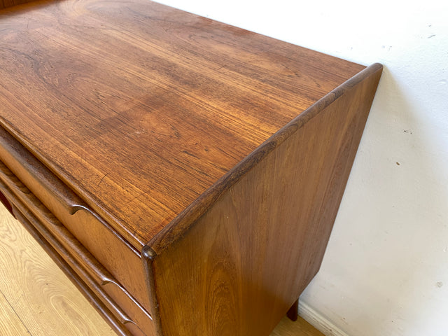 Das Highlight I Rare skandinavische Mid-Century Schminkkommode in Teakholz mit Schubladen & Spiegel I Kommode Sideboard Schminktisch Wäschekommode Frisierkommode Danish Design Vintage I