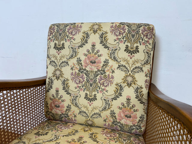 WMK I 1/2 Wunderschöner antiker Sessel mit floralem Bezug , Wiener Geflecht und Federkern (Kopie)