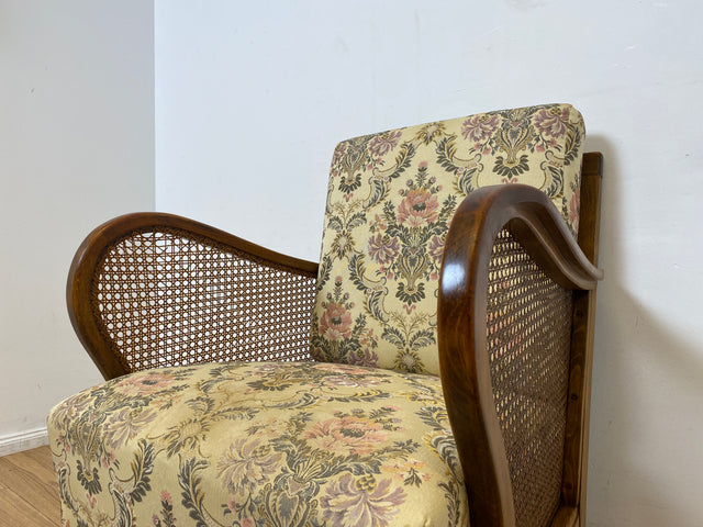 WMK I 1/2 Wunderschöner antiker Sessel mit floralem Bezug , Wiener Geflecht und Federkern (Kopie)