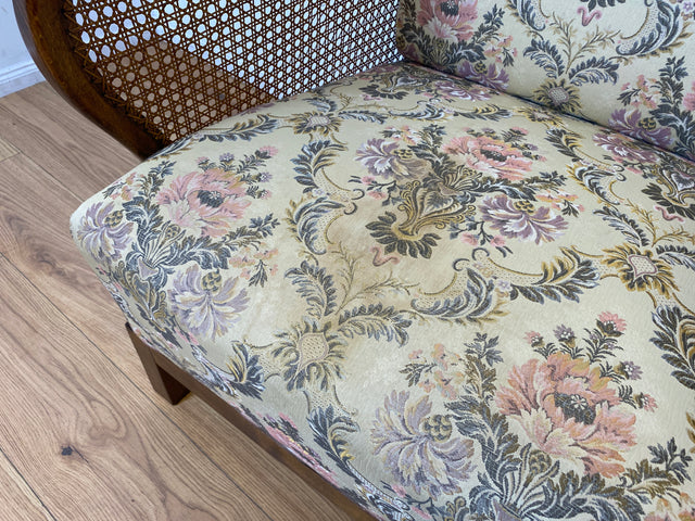 WMK I 1/2 Wunderschöner antiker Sessel mit floralem Bezug , Wiener Geflecht und Federkern (Kopie)