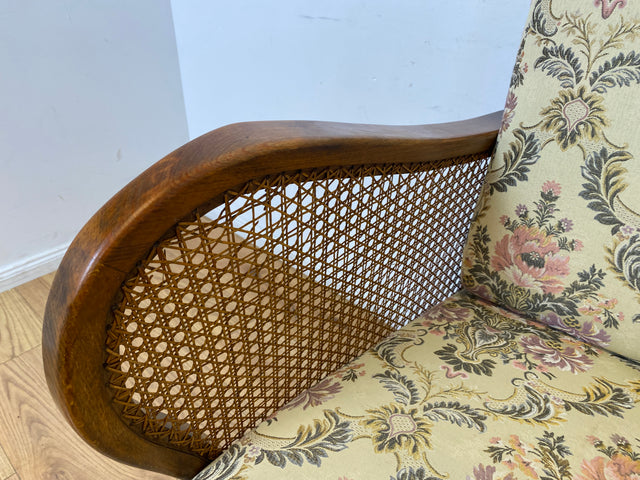 WMK I 1/2 Wunderschöner antiker Sessel mit floralem Bezug , Wiener Geflecht und Federkern (Kopie)