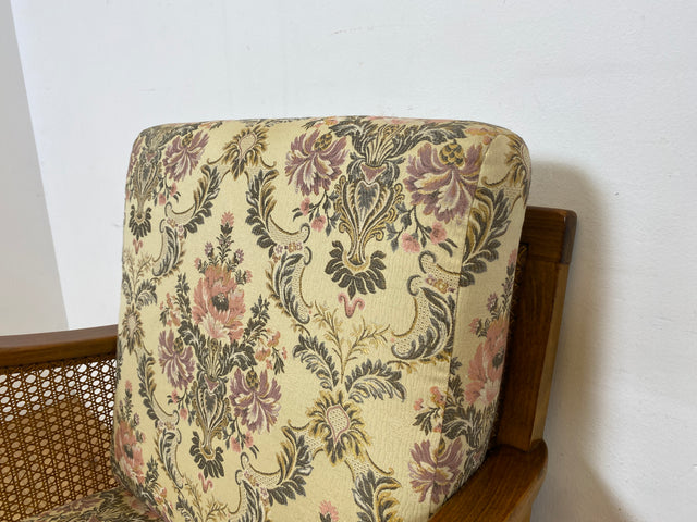 WMK I 1/2 Wunderschöner antiker Sessel mit floralem Bezug , Wiener Geflecht und Federkern (Kopie)