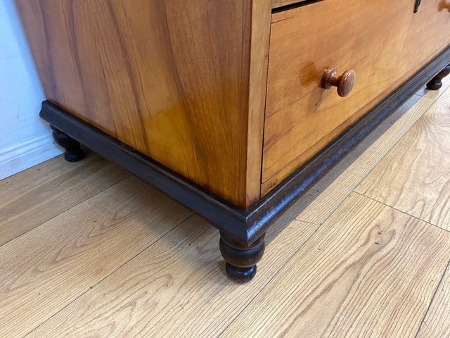 Edler antiker Waschtisch Schrank mit Spiegel & Marmor I Vollholz I Spiegelkommode Anrichte Schubladenkommode Marmorkommode Schminkkommode Frisierkommode Kommode Wäschekommode Vintage Jugendstil