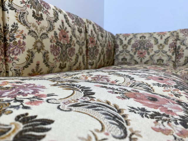 WMK I Wunderschönes antikes Ecksofa mit floralem Bezug , Wiener Geflecht und Federkern (Kopie)