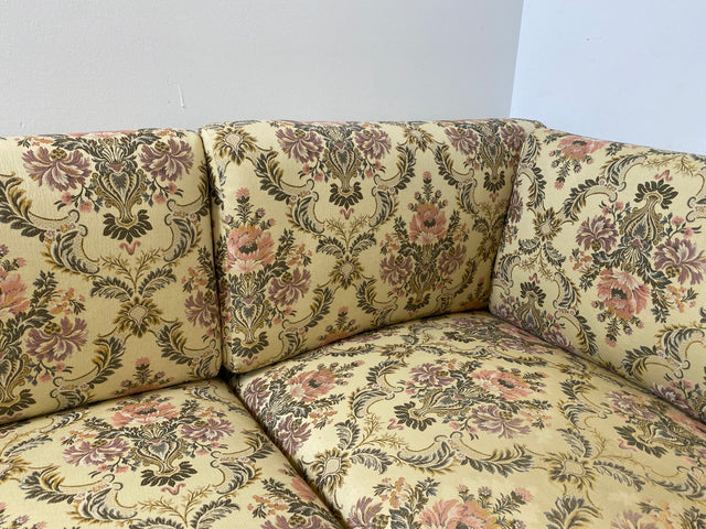 WMK I Wunderschönes antikes Ecksofa mit floralem Bezug , Wiener Geflecht und Federkern (Kopie)