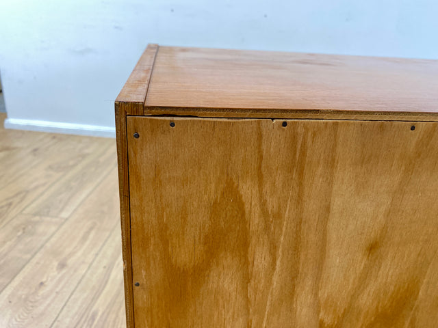 WMK I Versand möglich I Minimalistische helle 60er Jahre Regal Kommode aus vollem Holz