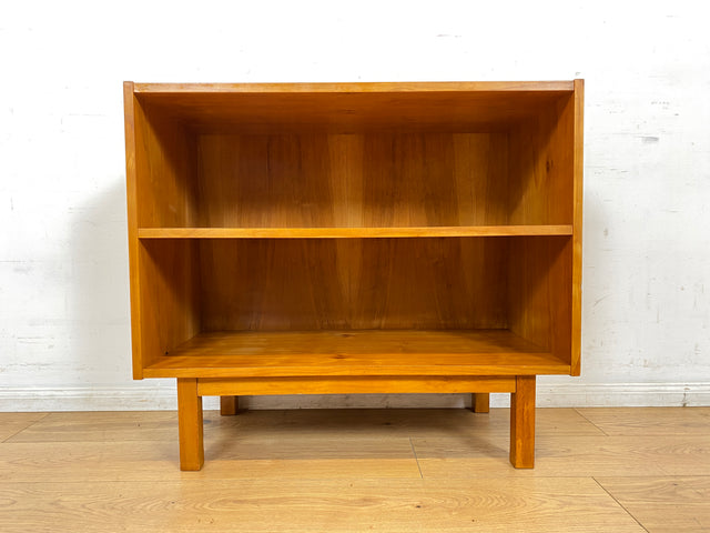 WMK I Versand möglich I Minimalistische helle 60er Jahre Regal Kommode aus vollem Holz