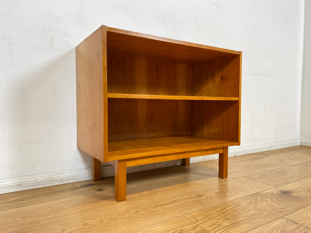 WMK I Versand möglich I Minimalistische helle 60er Jahre Regal Kommode aus vollem Holz