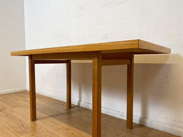 WMK I Versand möglich I Minimalistischer und gut erhaltener heller 60er Jahre Couchtisch in Eichenholz