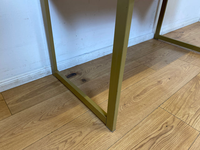 WMK I Stilvoller heller 70er Jahre Schreibtisch , freistellend mit Regal & Kufen Füßen aus Metall I Writing Desk Bürotisch Arbeitstisch Computertisch Retro Mid-Century Vintage I Berlin Leipzig Bremen