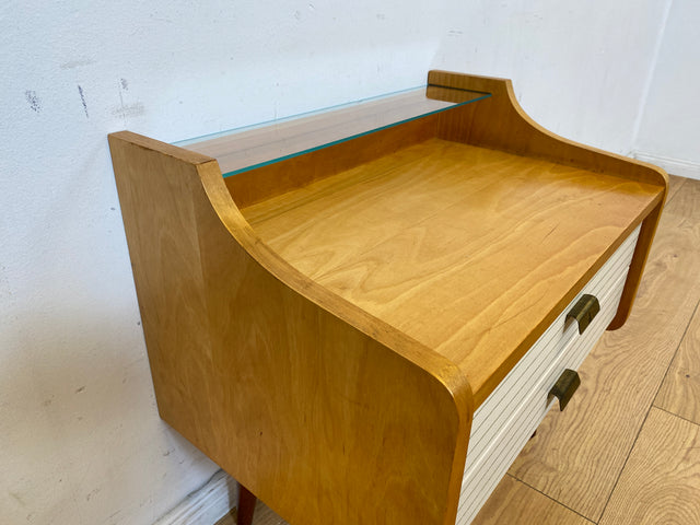 WMK I Formschöner heller Mid-Century Nachttisch mit Schubladen und konischen Füßen I Nachtschrank Nachtschränkchen Nachtkommode Kommode Beistelltisch Ablage Vintage 50er 60er I Berlin Köln Bayern