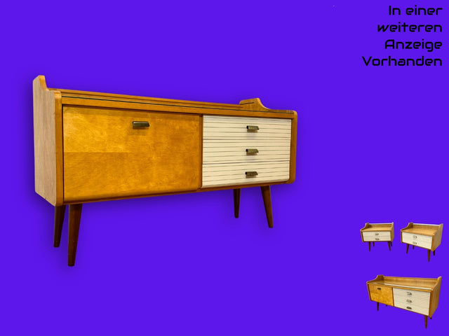 WMK I Formschöner heller Mid-Century Nachttisch mit Schubladen und konischen Füßen I Nachtschrank Nachtschränkchen Nachtkommode Kommode Beistelltisch Ablage Vintage 50er 60er I Berlin Köln Bayern