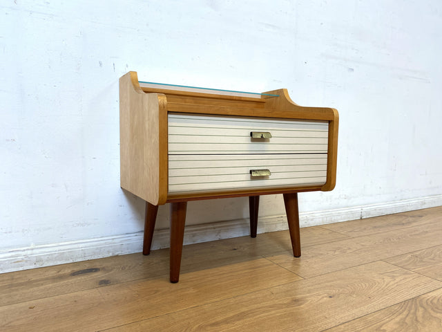 WMK I Formschöner heller Mid-Century Nachttisch mit Schubladen und konischen Füßen I Nachtschrank Nachtschränkchen Nachtkommode Kommode Beistelltisch Ablage Vintage 50er 60er I Berlin Köln Bayern