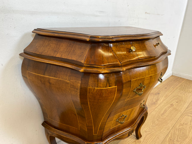 WMK I Wunderschöne kleine 60er Jahre Bauchkommode im Stile des Barock mit Schubladen und Intarsien