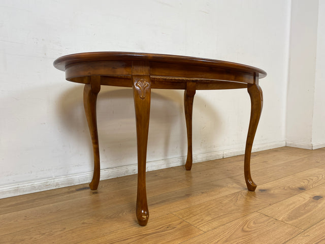 WMK I Edler handverzierter ovaler 60er Jahre Chippendale Couchtisch mit Glasplatte und Wiener Sonnengeflecht