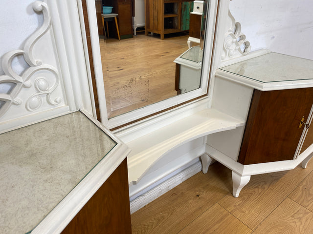 WMK I Wunderschöne weiße 30er Jahre Art Deco Spiegelkommode