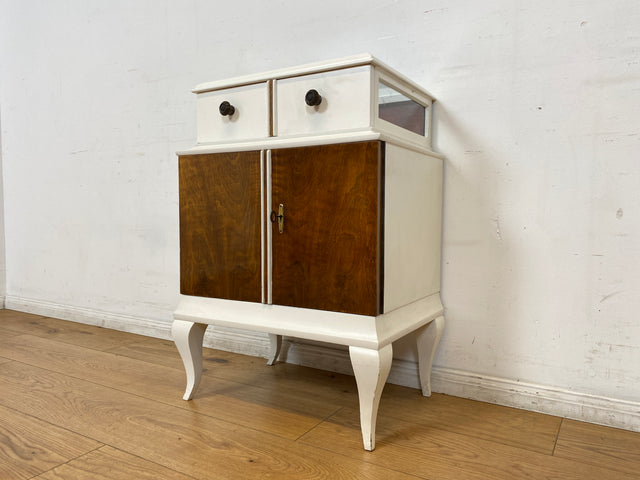 WMK I 1/2 Wunderschöner weißer 30er Jahre Art Deco Nachttisch aus vollem Holz