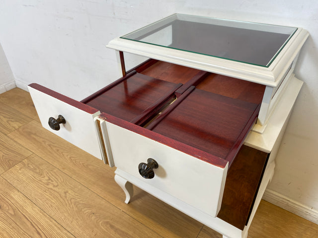 WMK I 1/2 Wunderschöner weißer 30er Jahre Art Deco Nachttisch aus vollem Holz