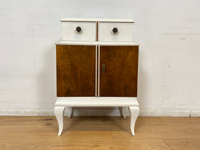 WMK I 1/2 Wunderschöner weißer 30er Jahre Art Deco Nachttisch aus vollem Holz