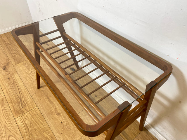 Stilvoller 60er Jahre Designer Couchtisch von František Jirák mit Glasplatte und Ablage I Glastisch Glascouchtisch Wohnzimmertisch Coffee Table Mid-Century 50er Vintage I
