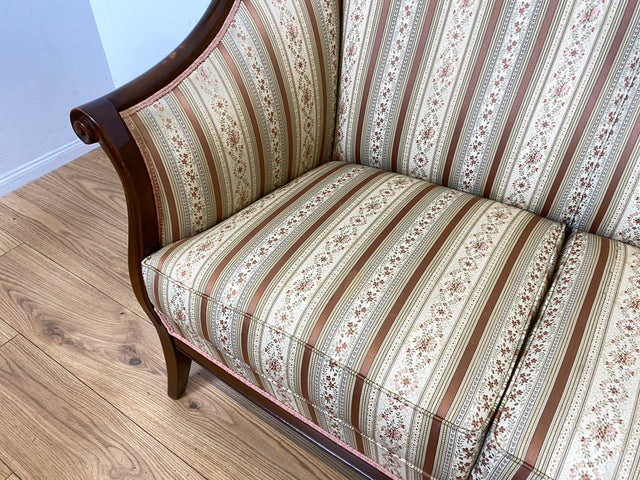 I Elegante und sehr gut erhaltene antike Sitzgarnitur aus Sofa und 2 Sessel mit Federkern und hochwertigem gestreiftem Stoffbezug I Sitzgruppe Couch Couchgarnitur Zweisitzer Vintage Biedermeier I
