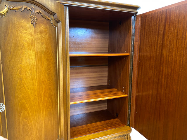 Eleganter und sehr gut erhaltener 60er Jahre Chippendale Schrank in Eiche mit Schubladen I Wohnzimmerschrank Sideboard Highboard Wäscheschrank Kleiderschrank Vintage Barock I