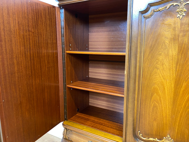 Eleganter und sehr gut erhaltener 60er Jahre Chippendale Schrank in Eiche mit Schubladen I Wohnzimmerschrank Sideboard Highboard Wäscheschrank Kleiderschrank Vintage Barock I