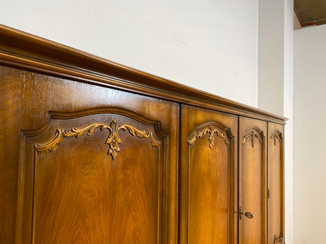 Eleganter und sehr gut erhaltener 60er Jahre Chippendale Schrank in Eiche mit Schubladen I Wohnzimmerschrank Sideboard Highboard Wäscheschrank Kleiderschrank Vintage Barock I