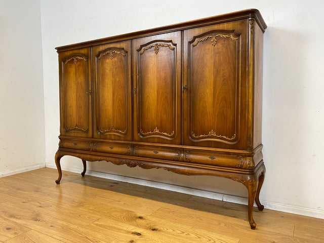 Eleganter und sehr gut erhaltener 60er Jahre Chippendale Schrank in Eiche mit Schubladen I Wohnzimmerschrank Sideboard Highboard Wäscheschrank Kleiderschrank Vintage Barock I