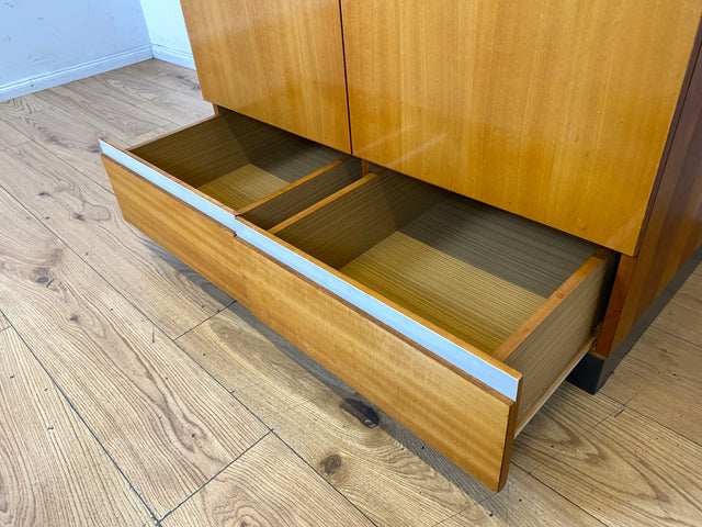 Stilvoller und perfekt aufgeteilter Vintage Kleiderschrank mit Aufsatz und Schubladen I Schrank Schlafzimmerschrank Wäscheschrank Wardrobe Retro Mid-Century 60er 70er I