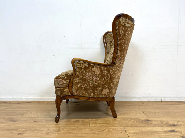 Wunderschöner Chippendale Sessel mit handverziertem Holzrahmen, samtartigem Altrosa Brokat Bezug & Federkern I Lesesessel Ohrensessel Sitzgarnitur Barock Vintage Stilmöbel I