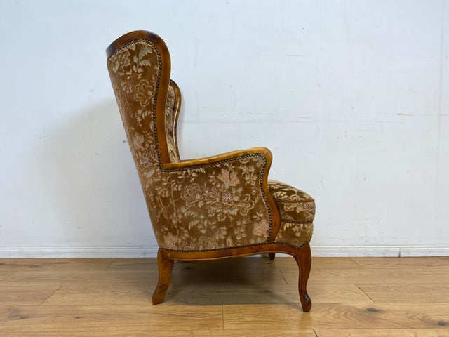 Wunderschöner Chippendale Sessel mit handverziertem Holzrahmen, samtartigem Altrosa Brokat Bezug & Federkern I Lesesessel Ohrensessel Sitzgarnitur Barock Vintage Stilmöbel I
