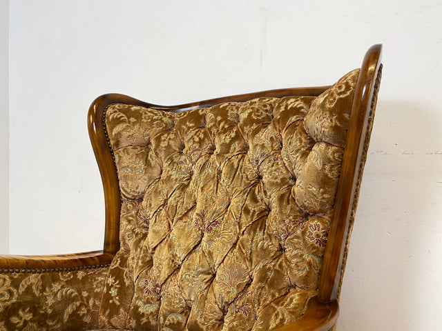Wunderschöner Chippendale Sessel mit handverziertem Holzrahmen, samtartigem Altrosa Brokat Bezug & Federkern I Lesesessel Ohrensessel Sitzgarnitur Barock Vintage Stilmöbel I