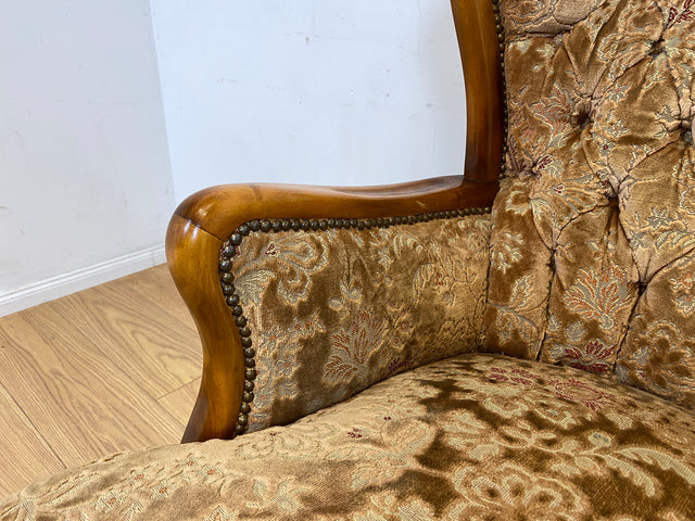 Wunderschöner Chippendale Sessel mit handverziertem Holzrahmen, samtartigem Altrosa Brokat Bezug & Federkern I Lesesessel Ohrensessel Sitzgarnitur Barock Vintage Stilmöbel I