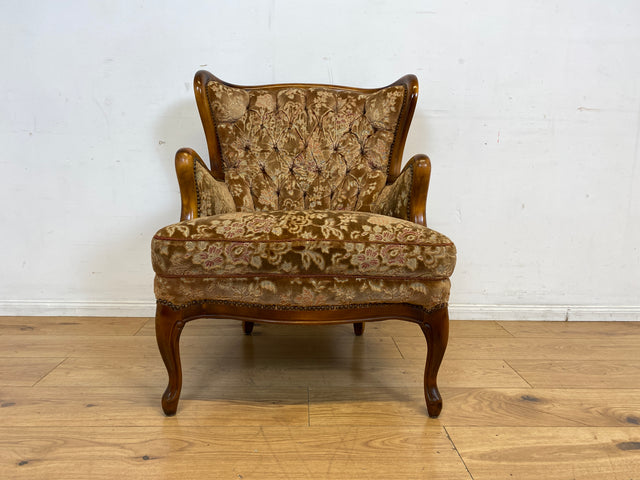 Wunderschöner Chippendale Sessel mit handverziertem Holzrahmen, samtartigem Altrosa Brokat Bezug & Federkern I Lesesessel Ohrensessel Sitzgarnitur Barock Vintage Stilmöbel I